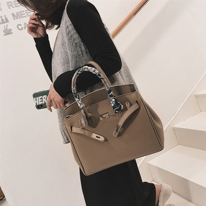 Bags for Women Luxury Designer Handbag Shoulder Women&#39;s Bag the Tote 2022 Trend Female Small Aesthetic Makeup