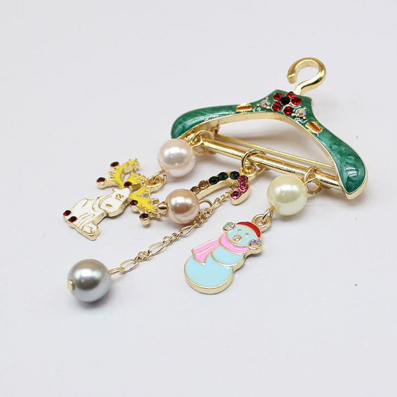 European Retro Harajuku Enamel Pin Elk Hanger Fine Brooch Pins Christmas Snowman Broches - Shopy Max