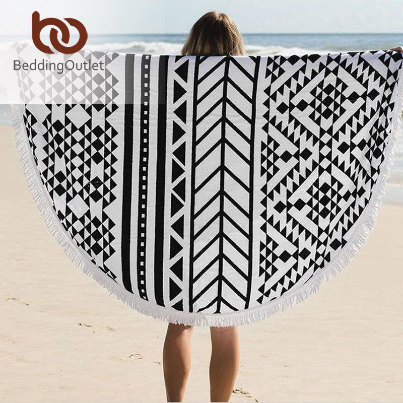 BeddingOutlet Round Beach Towel Pink Large Microfiber 150cm Diameter Soft Towels With Tassels Bohemia Printed