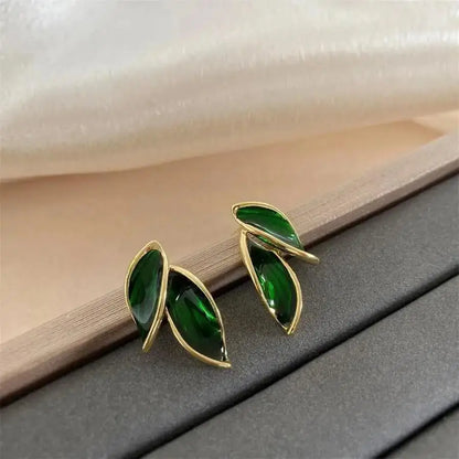 Silver Needle Korean Fashion Imitation Pear Earrings For Women Jewelry 2024 Trending New Luxury Women's Heart Stud Earrings