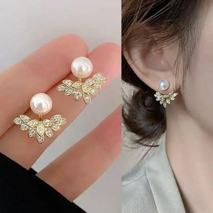 Silver Needle Korean Fashion Imitation Pear Earrings For Women Jewelry 2024 Trending New Luxury Women's Heart Stud Earrings