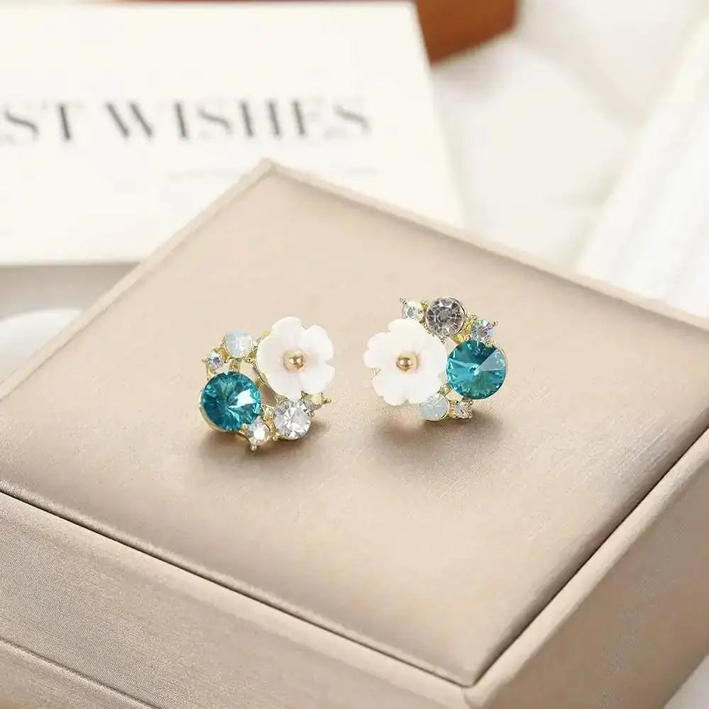 Silver Needle Korean Fashion Imitation Pear Earrings For Women Jewelry 2024 Trending New Luxury Women's Heart Stud Earrings