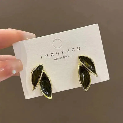 Silver Needle Korean Fashion Imitation Pear Earrings For Women Jewelry 2024 Trending New Luxury Women's Heart Stud Earrings