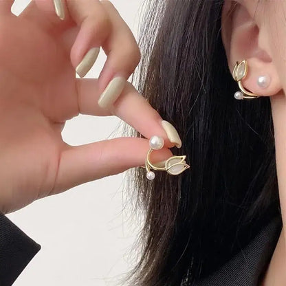 Silver Needle Korean Fashion Imitation Pear Earrings For Women Jewelry 2024 Trending New Luxury Women's Heart Stud Earrings