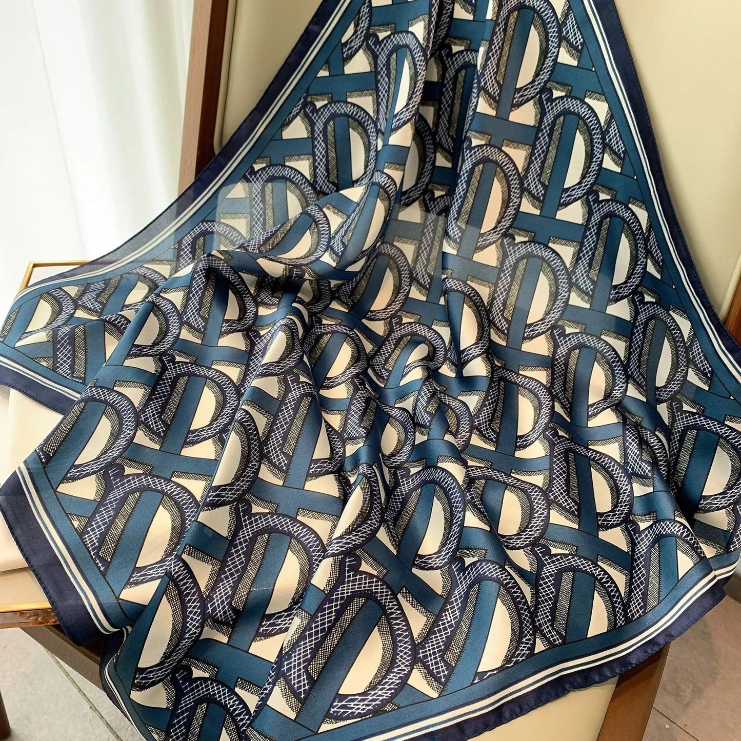 70*70cm Spring Autumn Lady Beach Silk Scarf New Style Headscarf Women Fashion Square shawl wrap Luxury foulard bandanna muffler