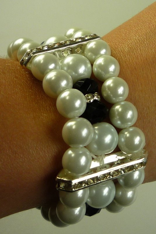 Perilous Pearls Black & White Links Bracelet - Shopy Max