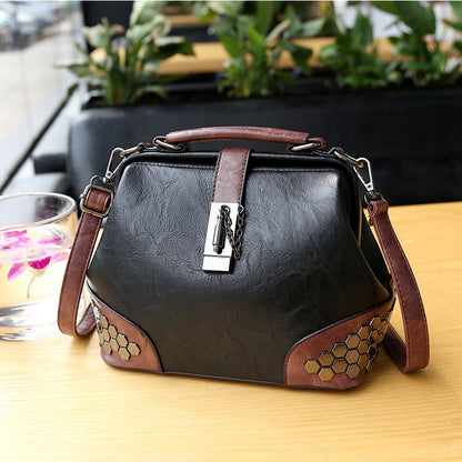 Fashion Leather Women's Shoulder Bags Women Casual Wild Retro Lock Embroidery Designer Handbag.
