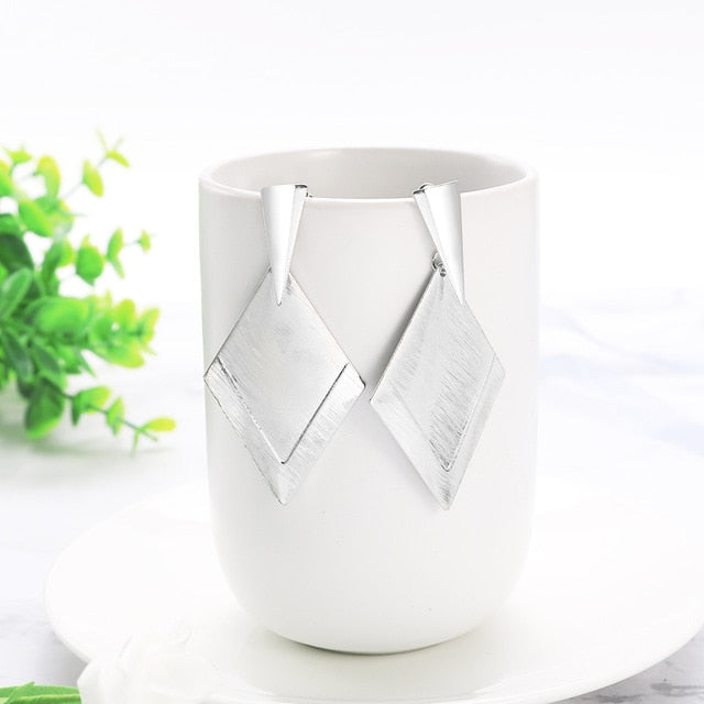 WYBU Summer Style Golden Drop Earrings For Women Geomatric Black