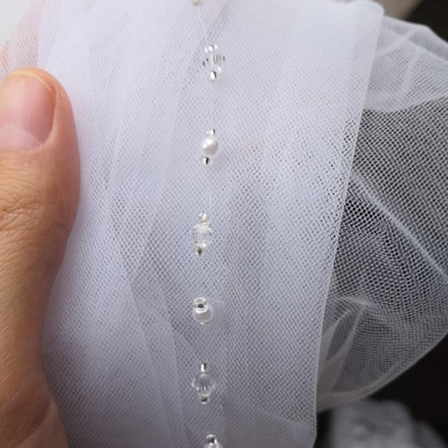 White/ Lvory 1 Tier Fingertip Wedding Veils Crystal Pearls Cut Edge Bridal Veil with Comb Bridal Accessories