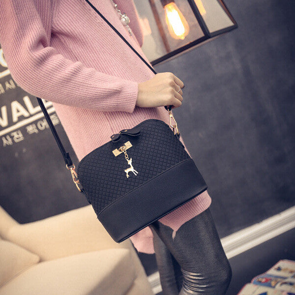 HOT SALE!2017 Women Messenger Bags Fashion Mini Bag With Deer Toy Shell