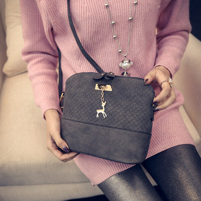 HOT SALE!2017 Women Messenger Bags Fashion Mini Bag With Deer Toy Shell
