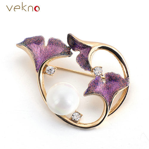 VEKNO Minimal Crystal Enamel Flower Brooches With Imitation Pearl Gold Color New Fashion Brooch Pins Female Clothing Accessories