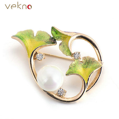 VEKNO Minimal Crystal Enamel Flower Brooches With Imitation Pearl Gold Color New Fashion Brooch Pins Female Clothing Accessories