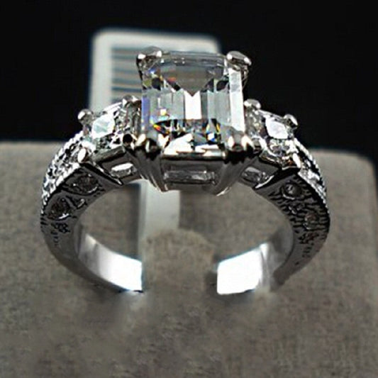 Wholesale Exclusive Ring in White gold Plated Rectangle Emerald