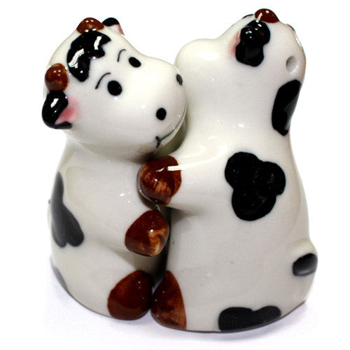Salt & Pepper - Hugging Cows - Shopy Max